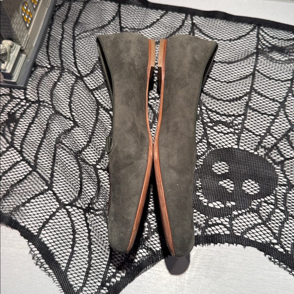 Alexander McQueen Olive Green Suede Loafers with Bronze Sequin Skull - Picture 8 of 10